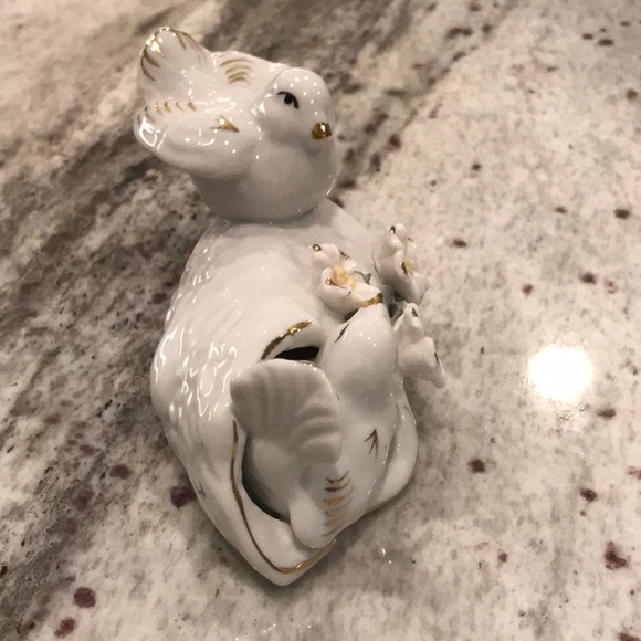 Porcelain Dove Figurine - Picture 2 of 5
